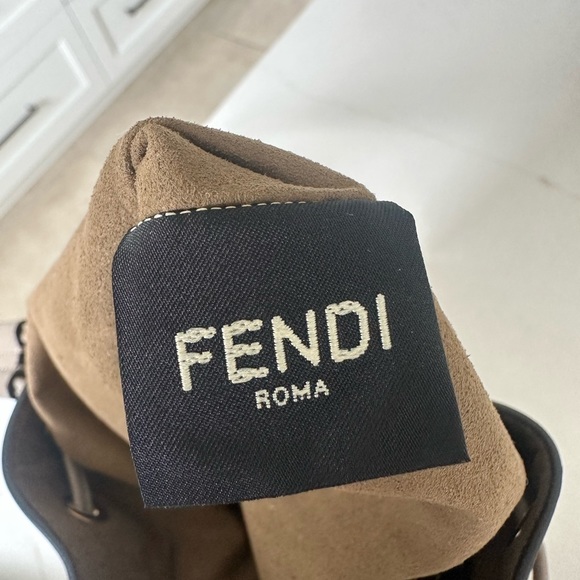 💗SOLD💗Authentic Fendi mini Mon Tresor bucket bag - Picture 6 of 15